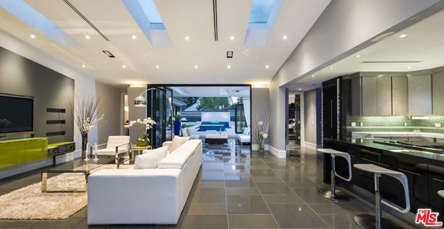 12318 W SUNSET Boulevard, Los Angeles, CA 90049