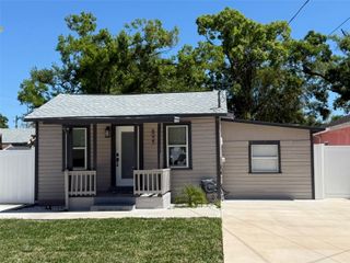 8027 N NEWPORT AVENUE, Tampa, FL 33604