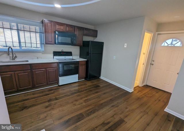 3018 SAINT CLAIR DR, Temple Hills, MD 20748