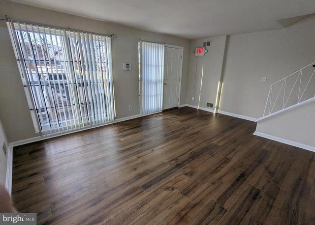 3018 SAINT CLAIR DR, Temple Hills, MD 20748