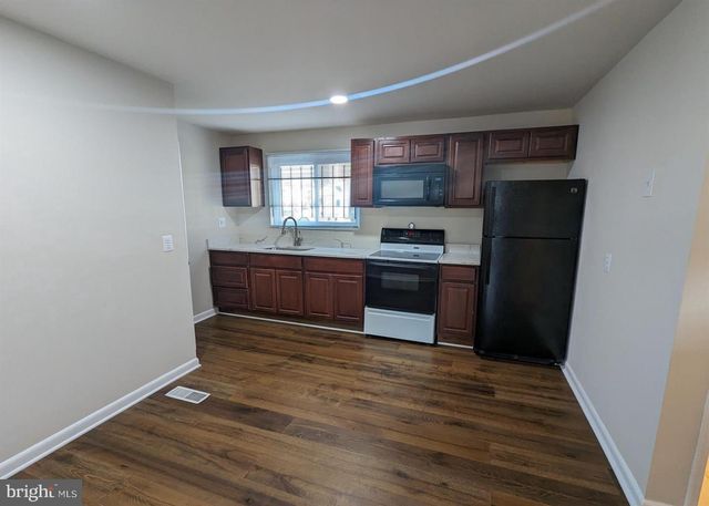 3018 SAINT CLAIR DR, Temple Hills, MD 20748