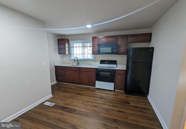 3018 SAINT CLAIR DR, Temple Hills, MD 20748