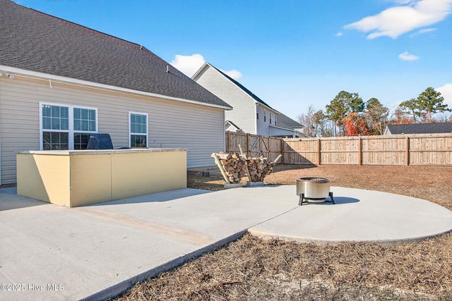 333 Water Wagon Trail, Jacksonville, NC 28546