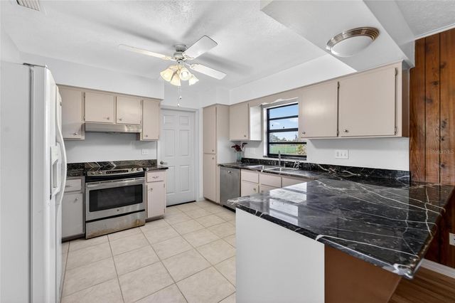 15108 SYDNEY ROAD, Dover, FL 33527