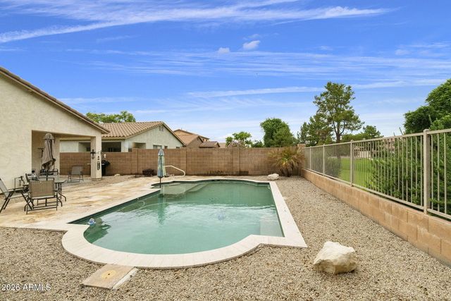 39013 N Luke Lane, San Tan Valley, AZ 85140