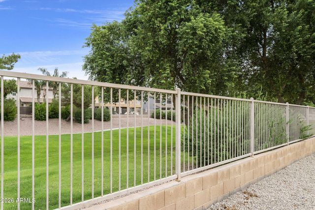 39013 N Luke Lane, San Tan Valley, AZ 85140