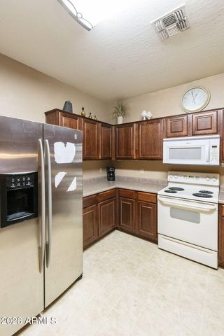 39013 N Luke Lane, San Tan Valley, AZ 85140