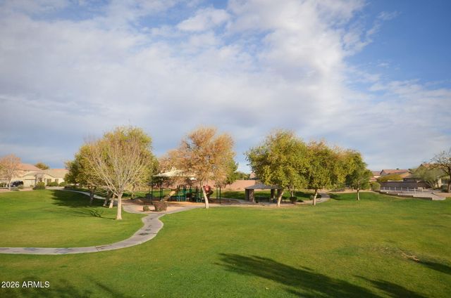 39013 N Luke Lane, San Tan Valley, AZ 85140