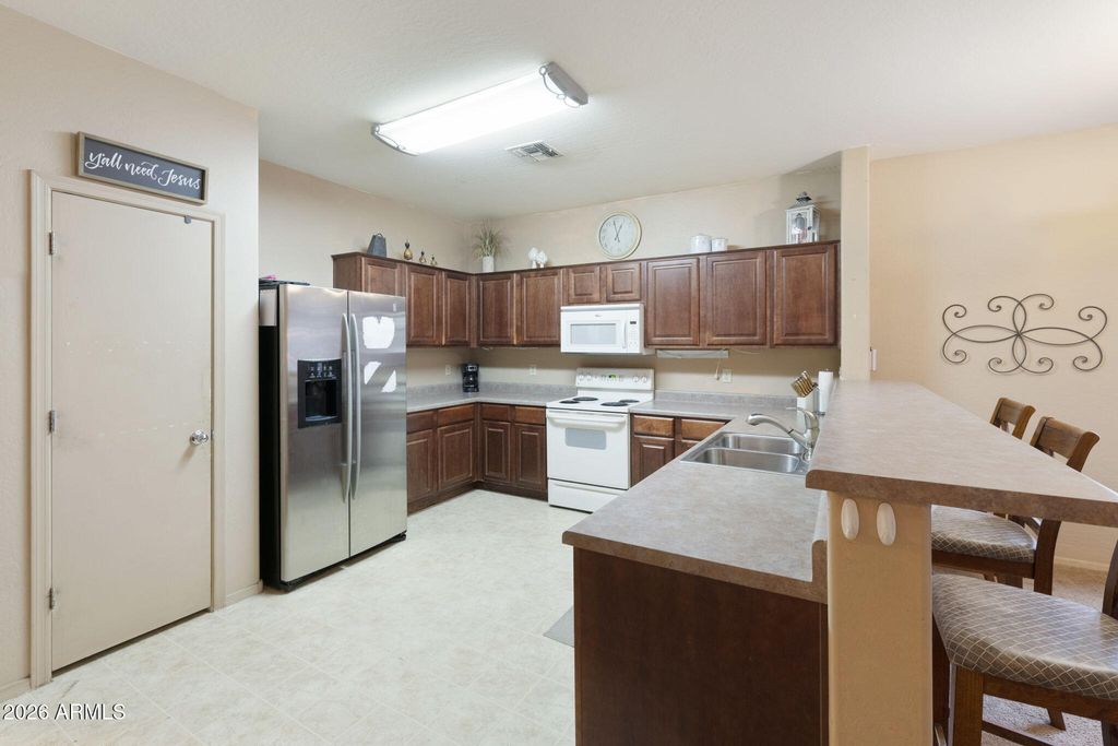 39013 N Luke Lane, San Tan Valley, AZ 85140 — photo 2