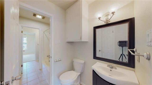 801 San Pedro Drive D, College Station, TX 77845