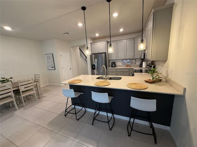 10923 LEAFSHORE LOOP, Orlando, FL 32829