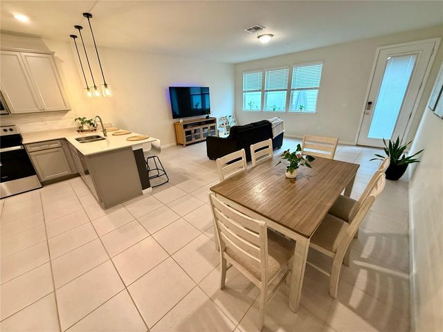 10923 LEAFSHORE LOOP, Orlando, FL 32829