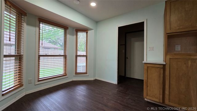 2503 Parkwood Drive, Claremore, OK 74017