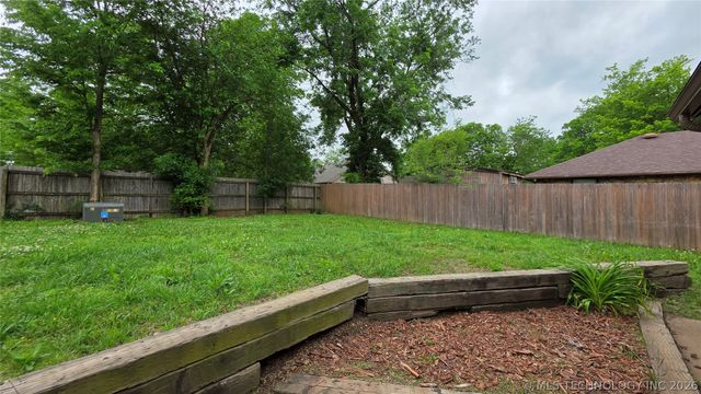 2503 Parkwood Drive, Claremore, OK 74017