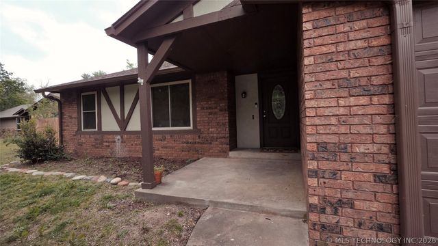 2503 Parkwood Drive, Claremore, OK 74017