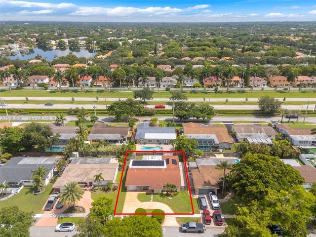 11311 NW 23rd St, Pembroke Pines, FL 33026