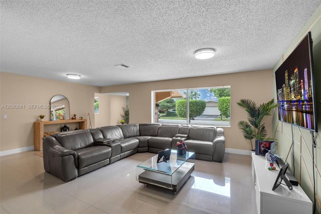 11311 NW 23rd St, Pembroke Pines, FL 33026