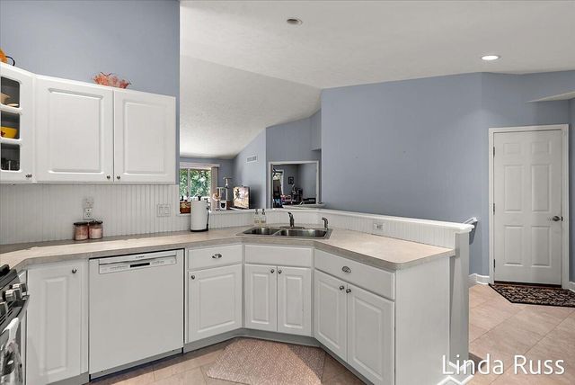 3912 Pemberton Drive 45, Grand Rapids, MI 49508