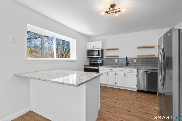 12 Garden Court, Groton, CT 06355