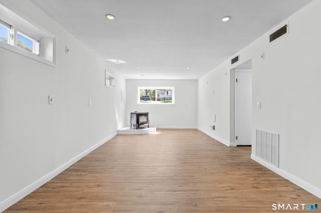 12 Garden Court, Groton, CT 06355