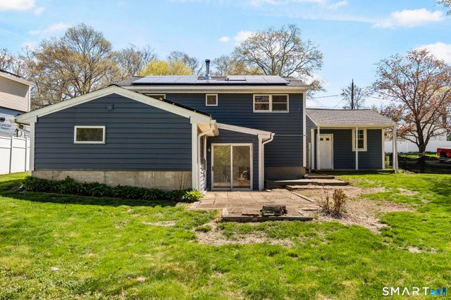 12 Garden Court, Groton, CT 06355