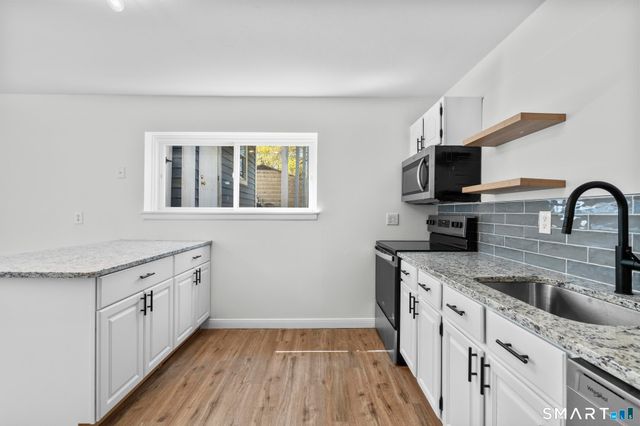 12 Garden Court, Groton, CT 06355