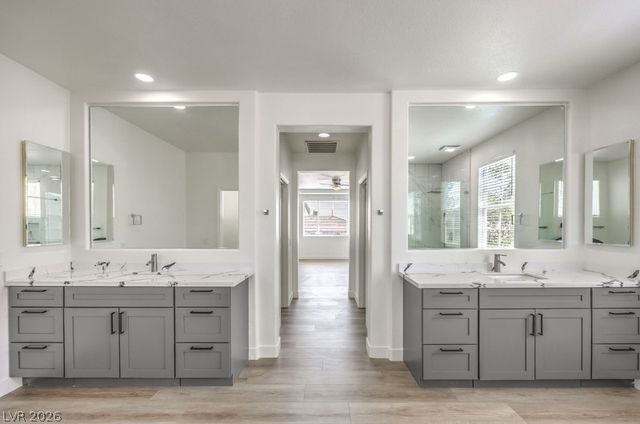 1304 Kingdom Street, Las Vegas, NV 89117