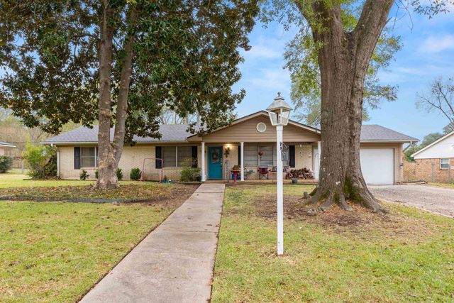 2510 Wychelm Dr, Kilgore, TX 75662