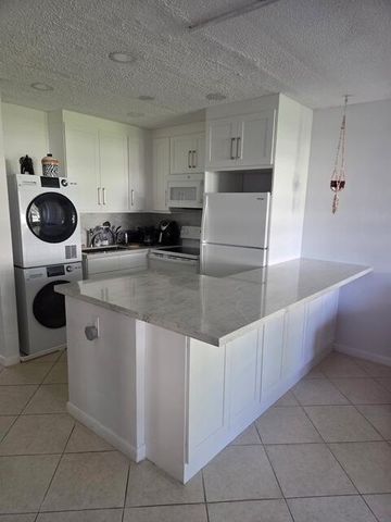 460 Horizons W 111, Boynton Beach, FL 33435