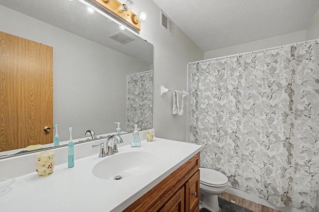 1484 Hazelwood Street, Saint Paul, MN 55106