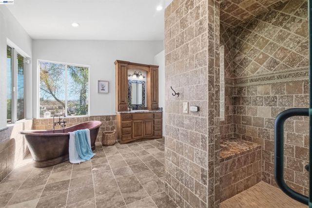 5226 Pisa Ct, San Jose, CA 95138