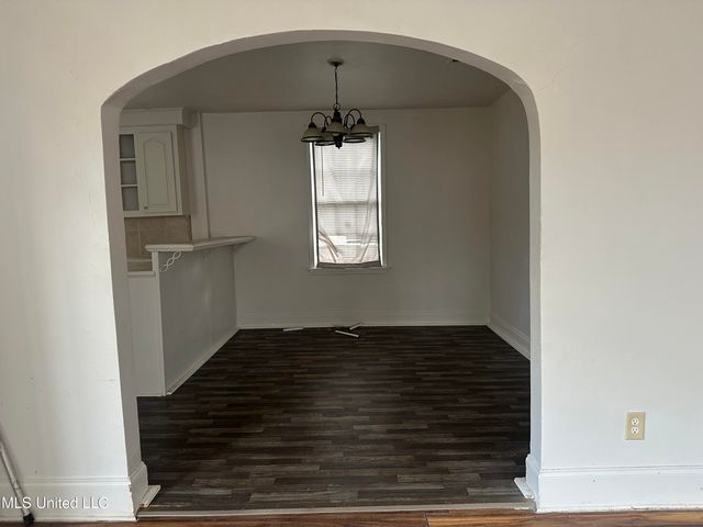 4413 Dixie Drive, Jackson, MS 39209