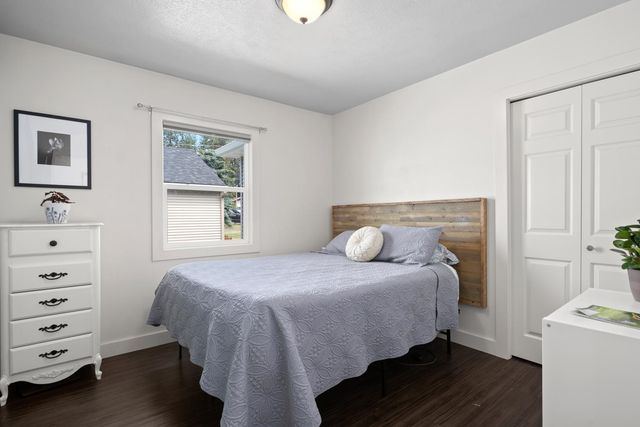 306 W 3rd St, Cheney, WA 99004