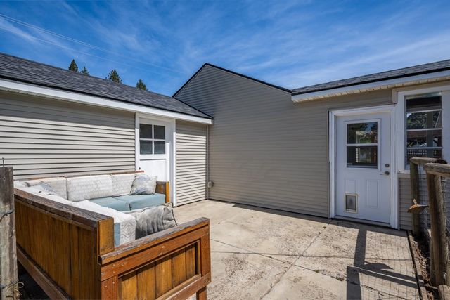306 W 3rd St, Cheney, WA 99004