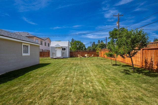 306 W 3rd St, Cheney, WA 99004