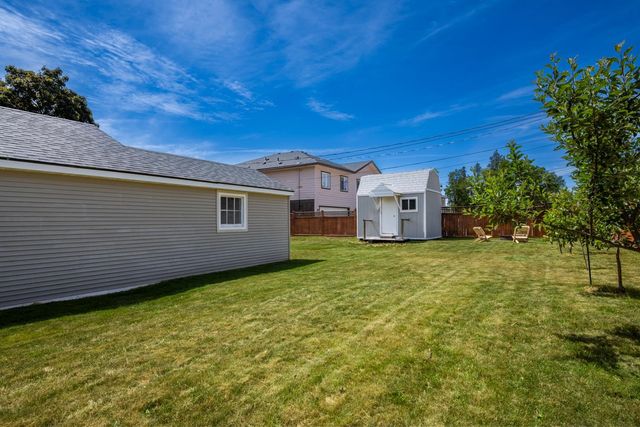 306 W 3rd St, Cheney, WA 99004