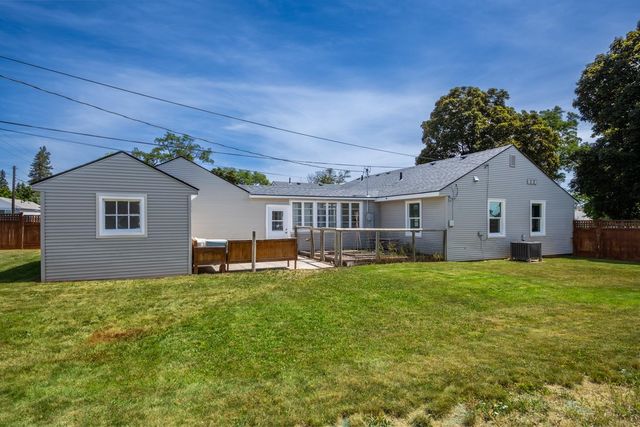 306 W 3rd St, Cheney, WA 99004