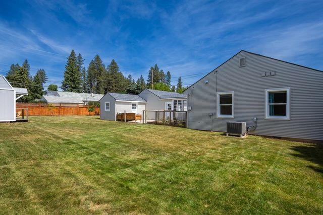 306 W 3rd St, Cheney, WA 99004