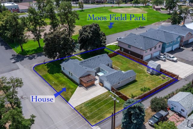 306 W 3rd St, Cheney, WA 99004