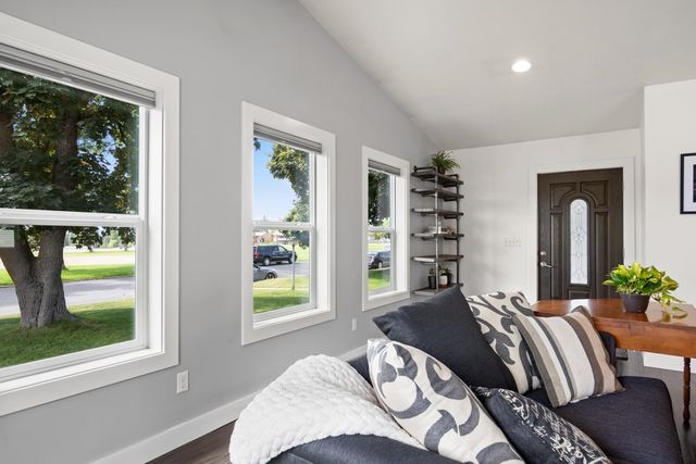 306 W 3rd St, Cheney, WA 99004
