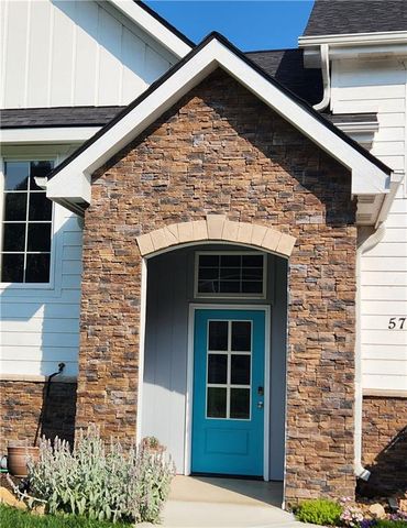 5716 NW Creekview Drive, Parkville, MO 64152