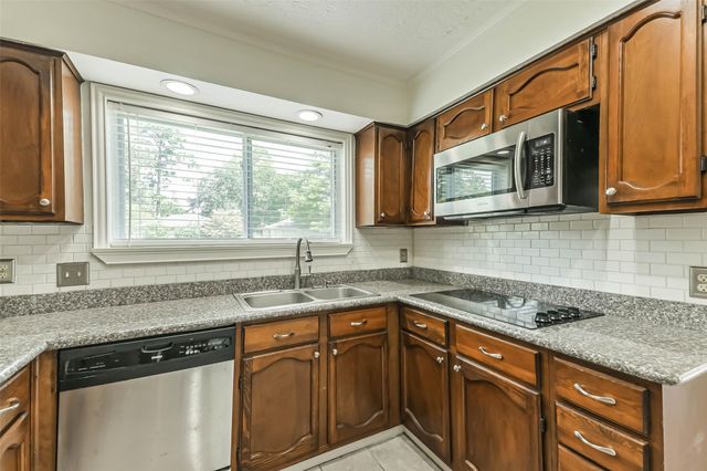 25414 Cottage Hill Lane, Spring, TX 77373