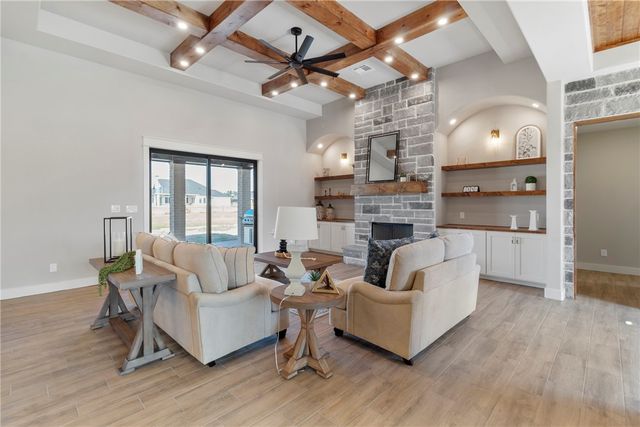 7823 Luke Ct, Bryan, TX 77808