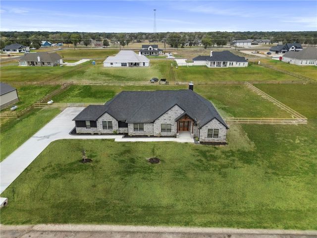 7823 Luke Ct, Bryan, TX 77808