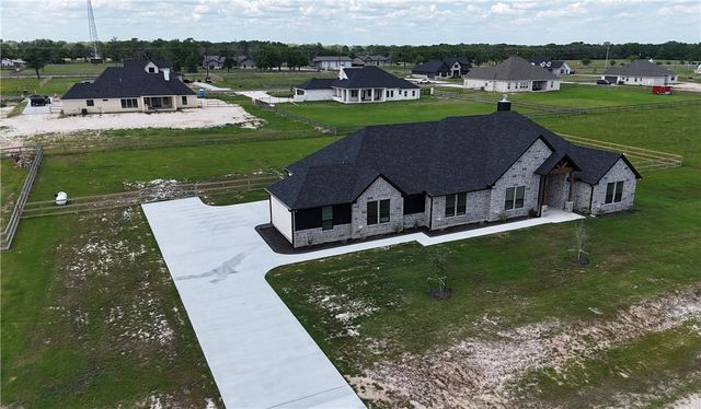 7823 Luke Ct, Bryan, TX 77808