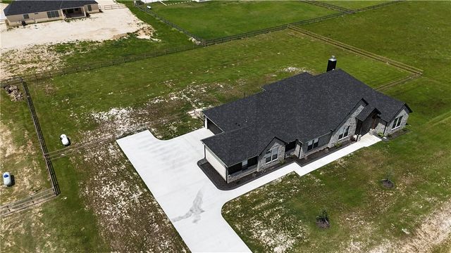 7823 Luke Ct, Bryan, TX 77808
