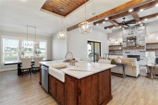 7823 Luke Ct, Bryan, TX 77808