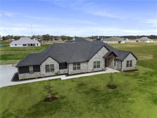 7823 Luke Ct, Bryan, TX 77808