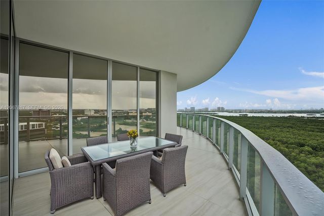 2411 Laguna Circle 1805, North Miami, FL 33181