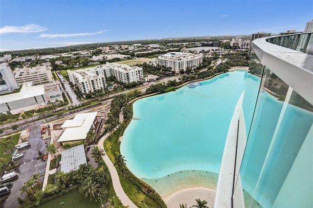 2411 Laguna Circle 1805, North Miami, FL 33181